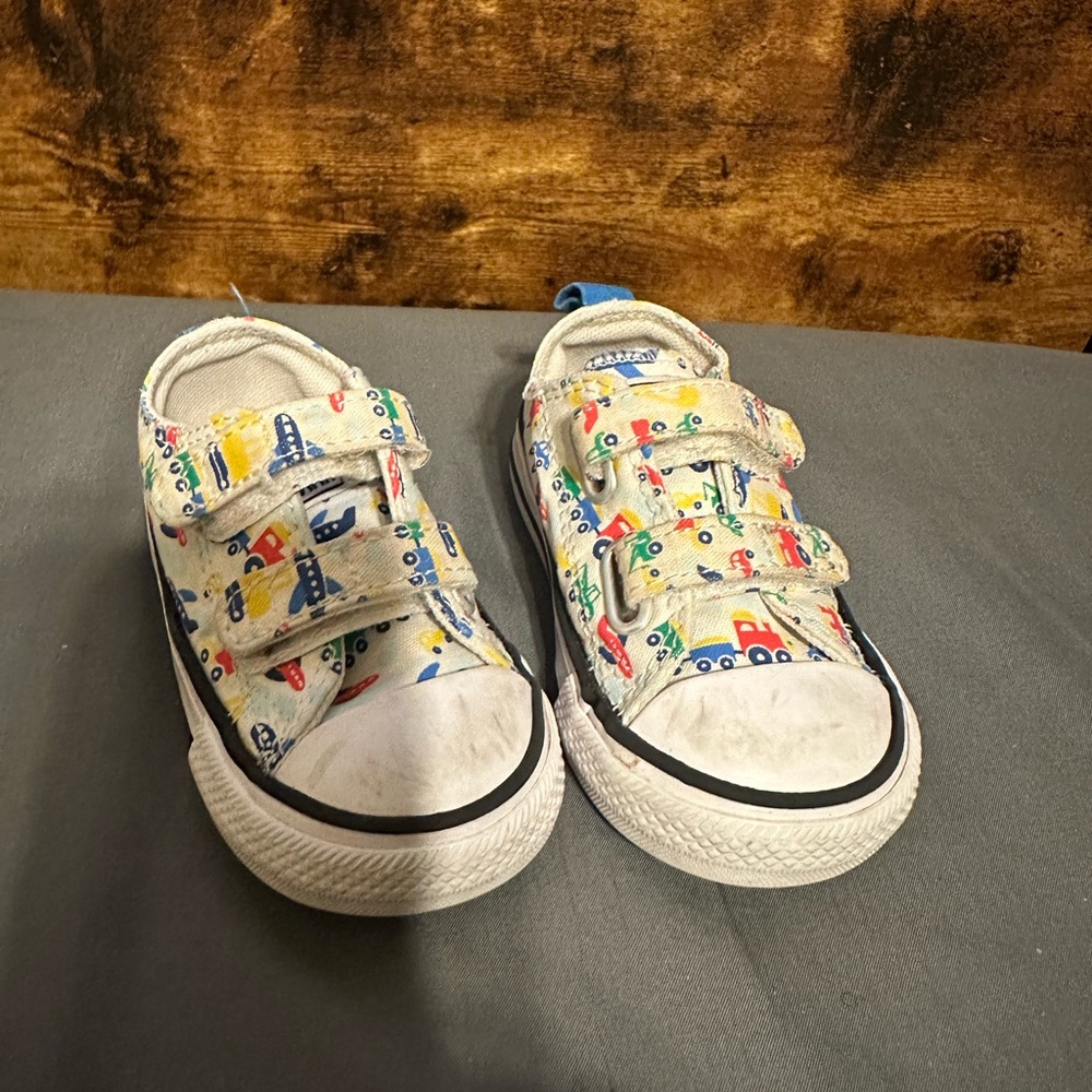 Kids converse
